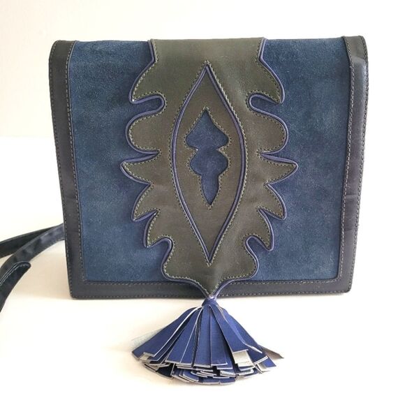 ESCADA vintage crossbody leather purse - Picture 2 of 16